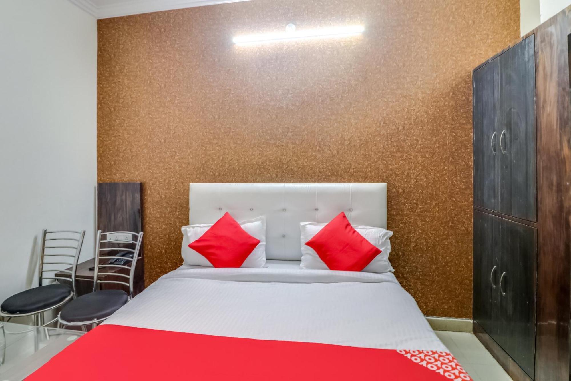 Chinhat Hotel O Rodstar מראה חיצוני תמונה