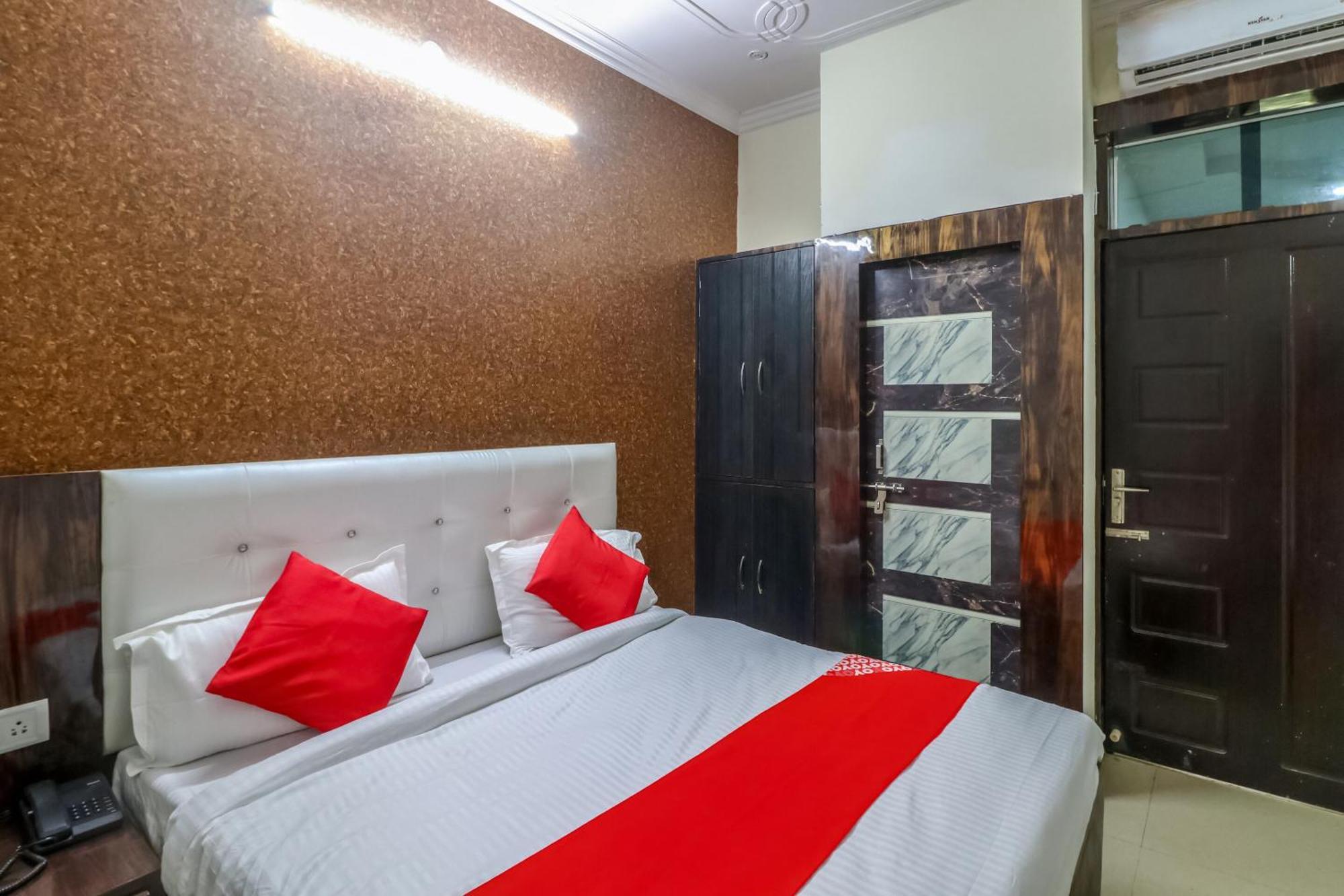 Chinhat Hotel O Rodstar מראה חיצוני תמונה