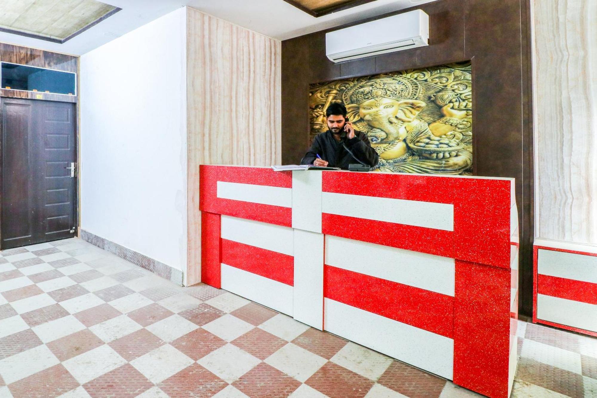 Chinhat Hotel O Rodstar מראה חיצוני תמונה