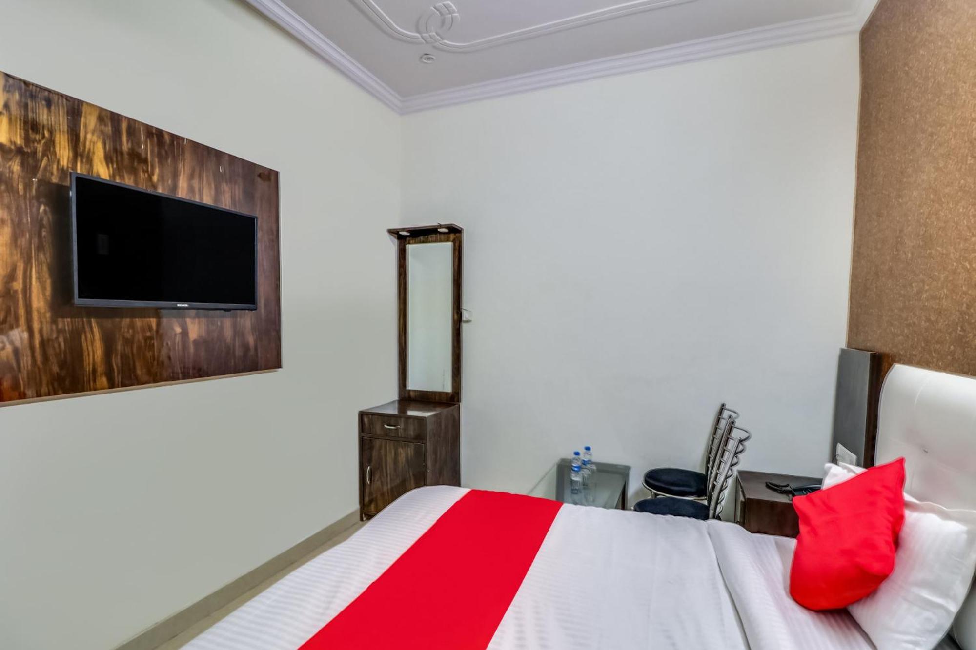 Chinhat Hotel O Rodstar מראה חיצוני תמונה