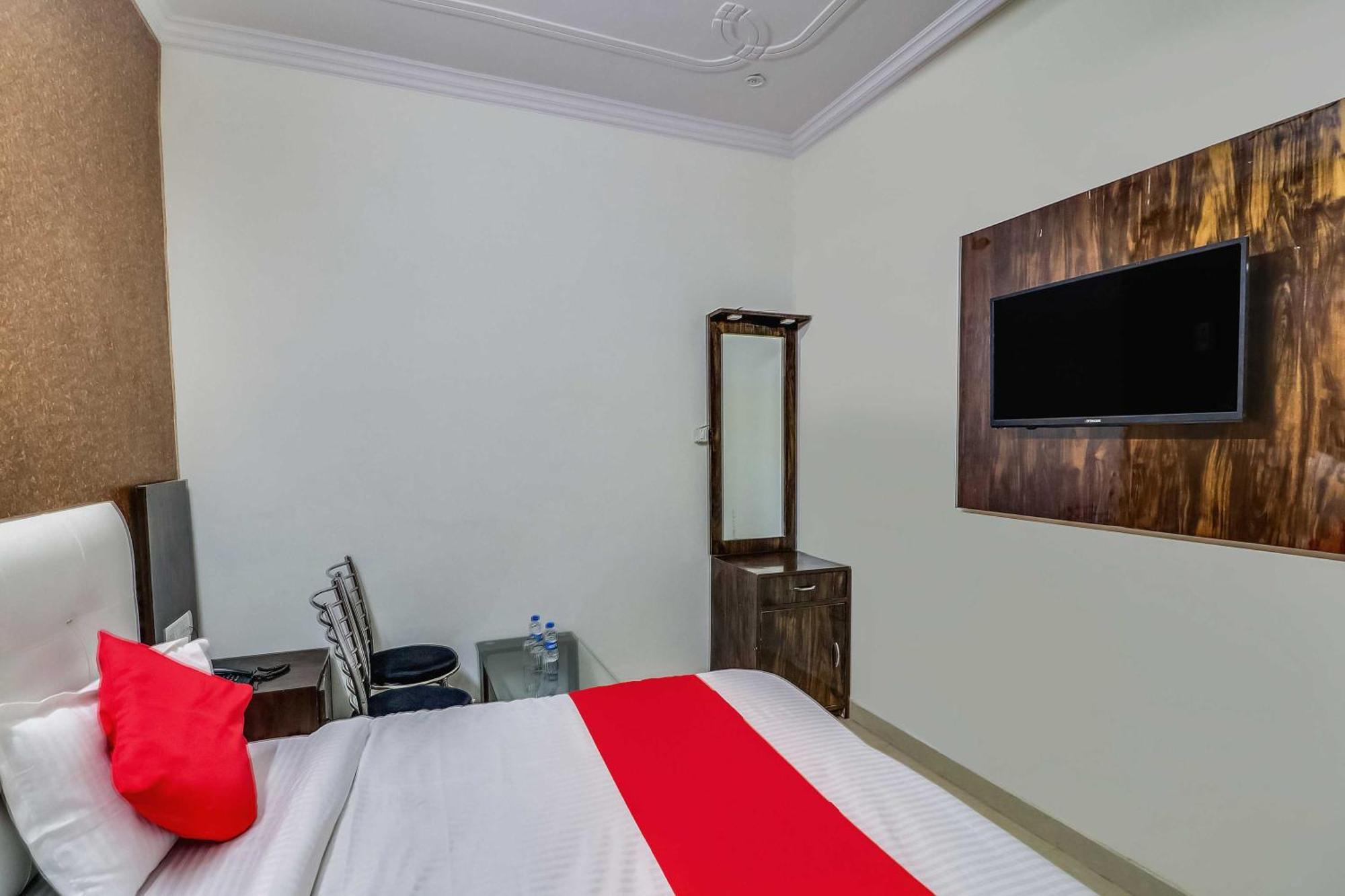 Chinhat Hotel O Rodstar מראה חיצוני תמונה