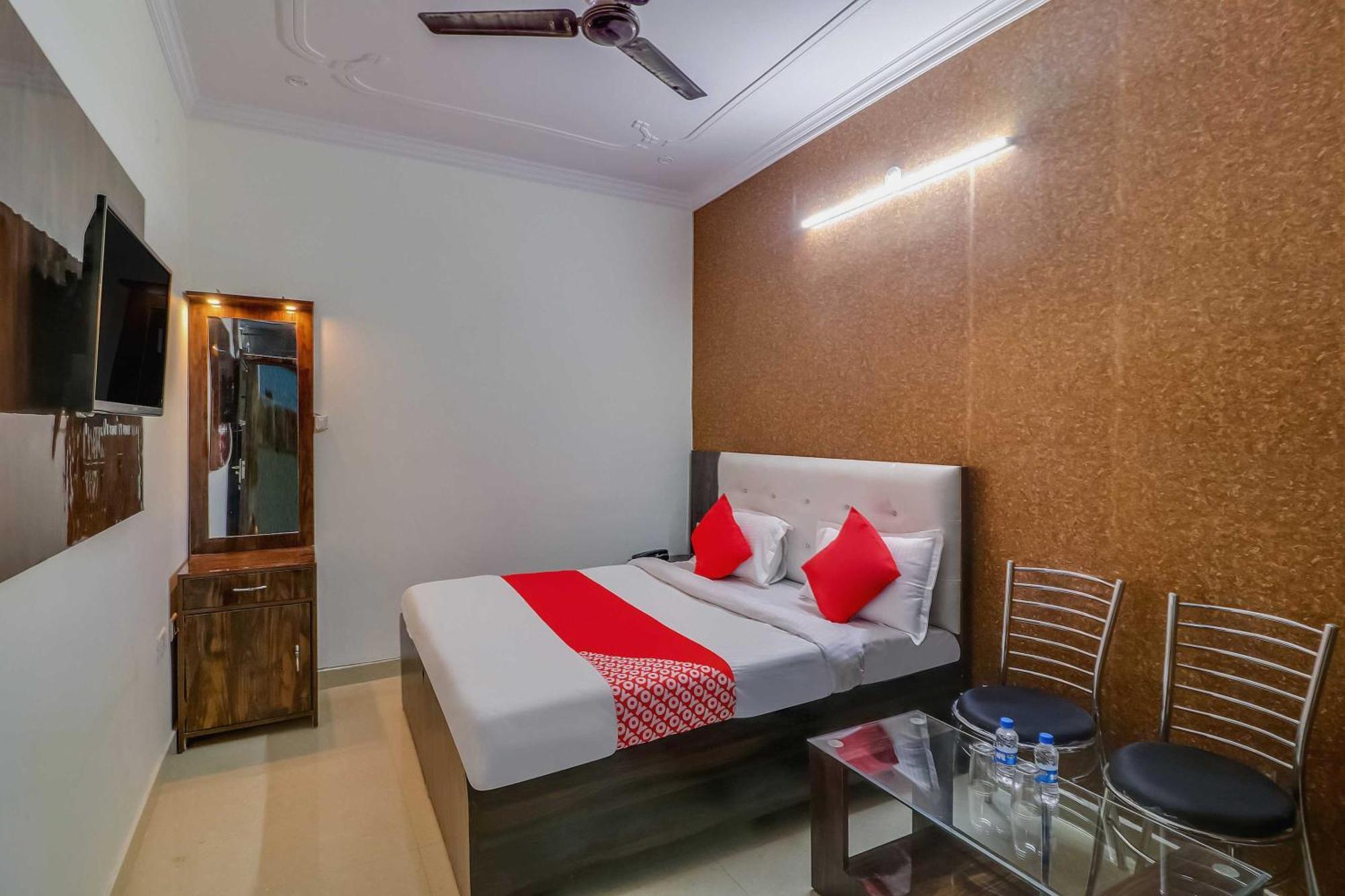 Chinhat Hotel O Rodstar מראה חיצוני תמונה