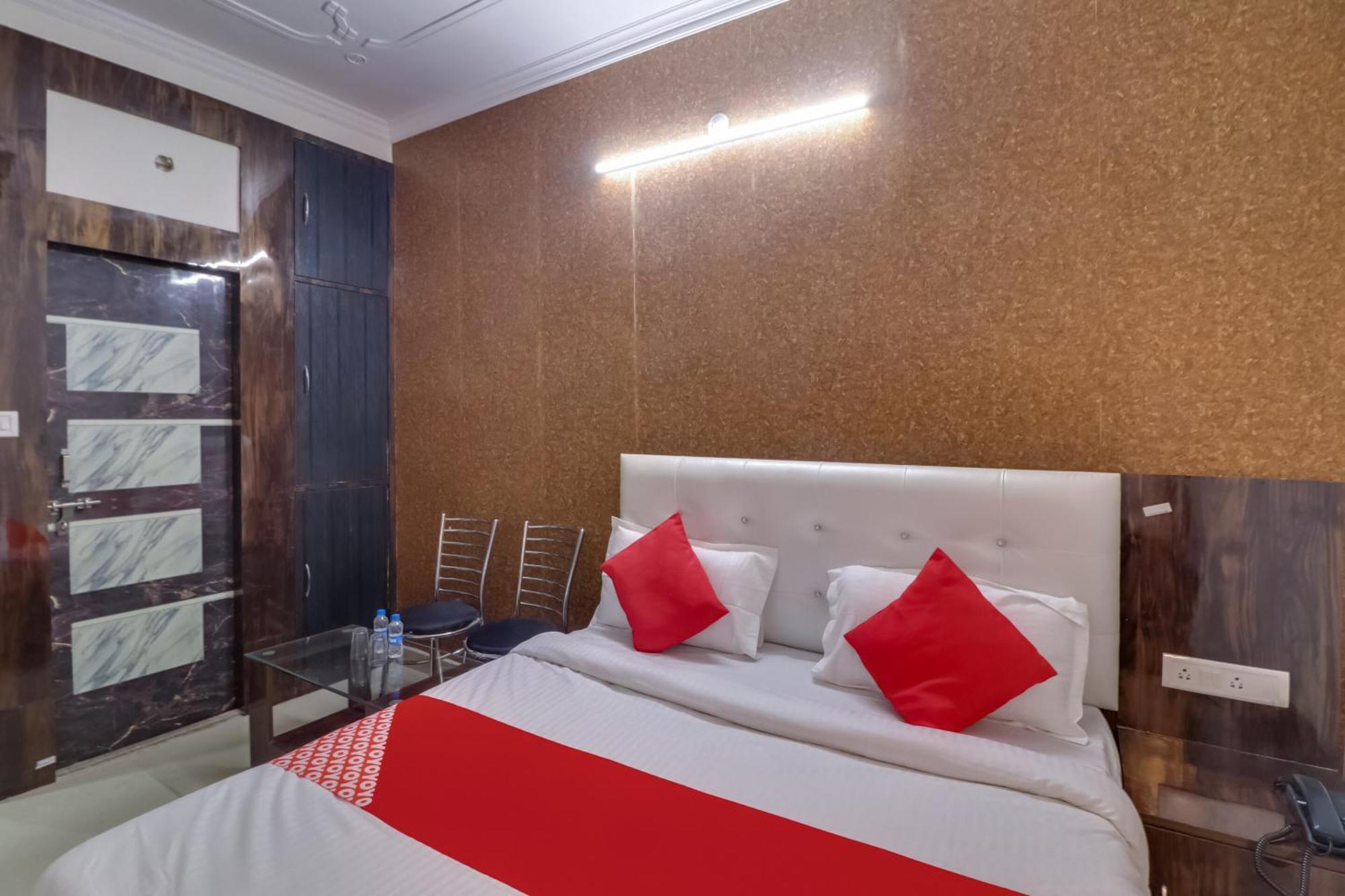 Chinhat Hotel O Rodstar מראה חיצוני תמונה